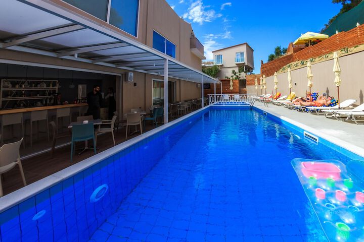 Pool 23 of 42