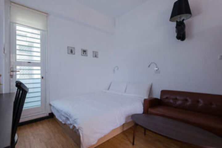 Room 14 of 30
