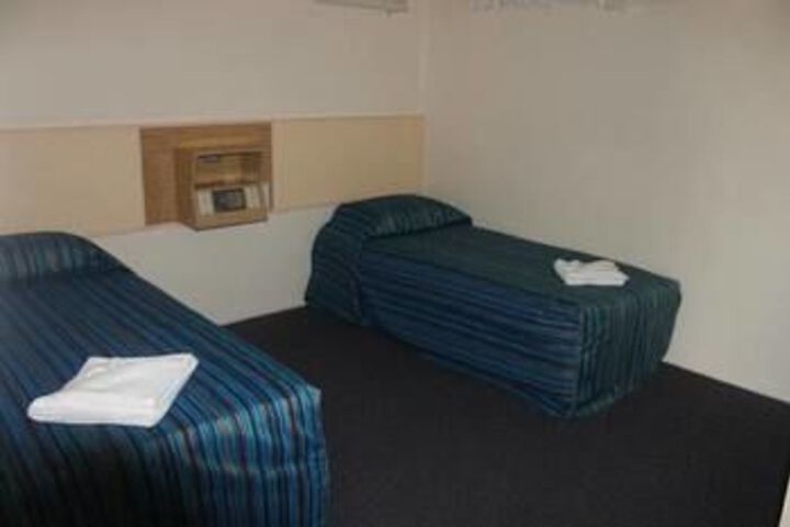 Room 28 of 71