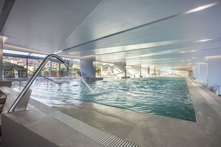 Hotel Pool