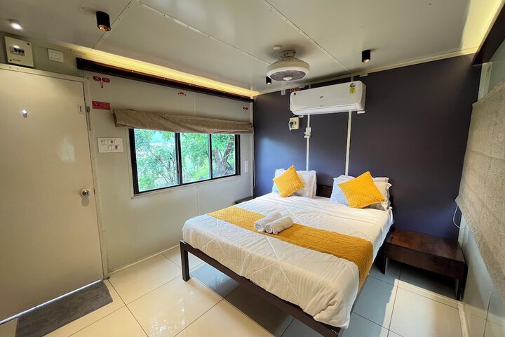 Room 8 of 28