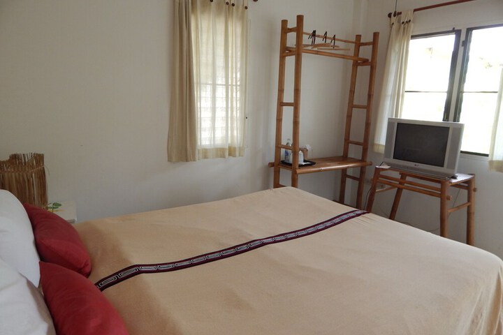 Room 6 of 33