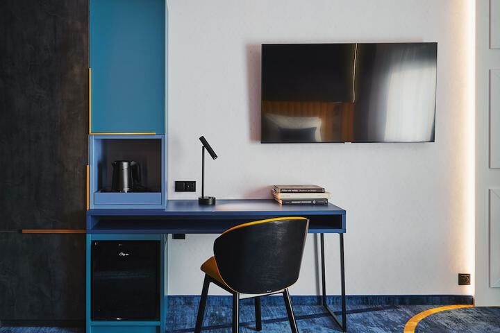 Room 10 of 61