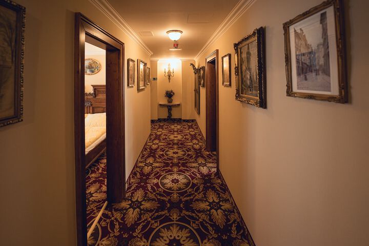 Ballroom/Hall 69 of 90
