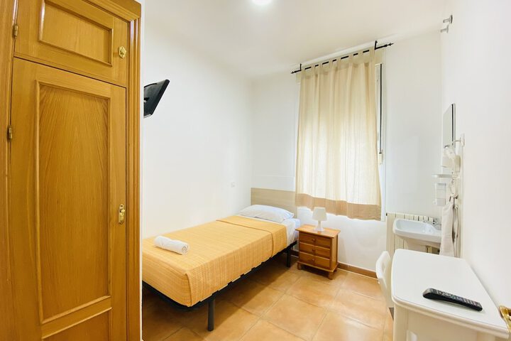 Room 7 of 85