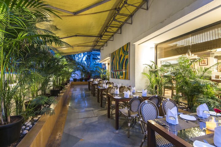 Dining 62 of 94