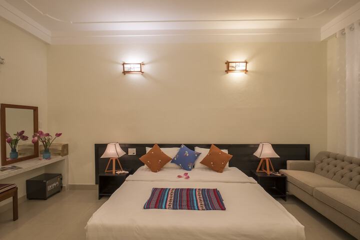 Room 2 of 70