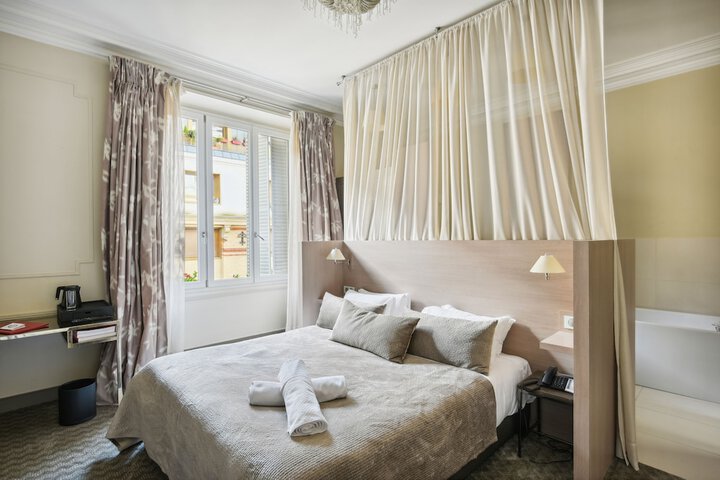 Room 20 of 43