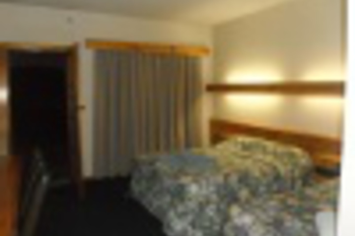 Room 40 of 144