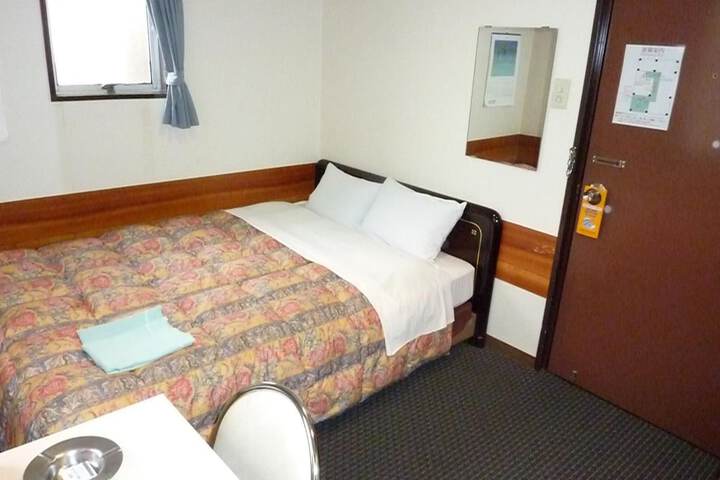 Room 19 of 33