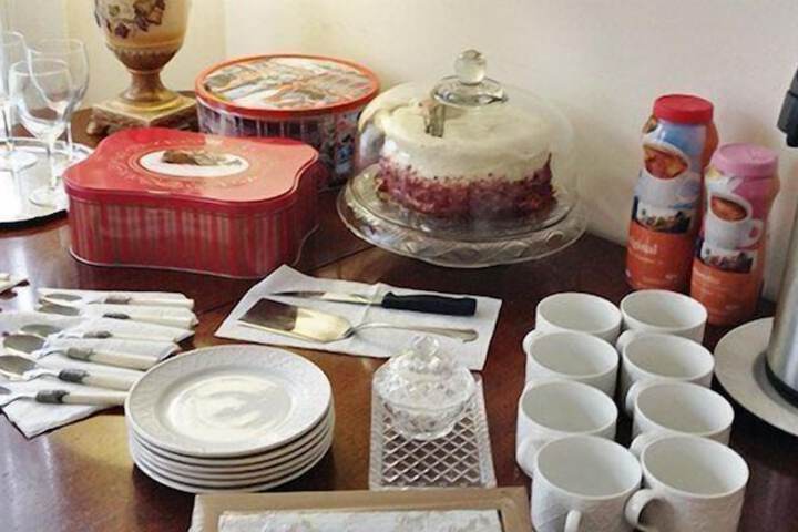 Breakfast/Coffee Service 25 of 35