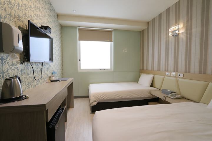 Room 15 of 99