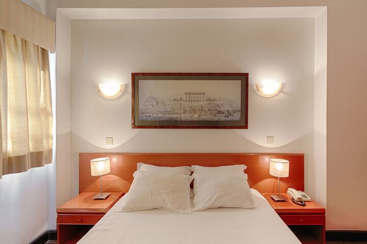Room 9 of 45