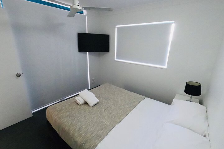 Room 6 of 63