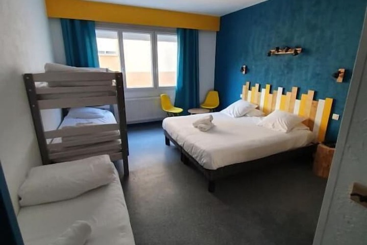 Room 12 of 38