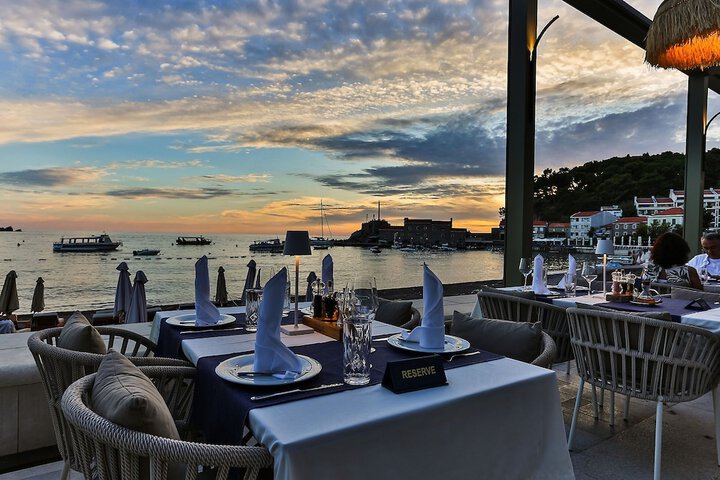 Dining 65 of 78