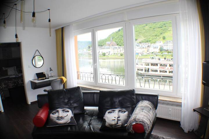 Room 4 of 37