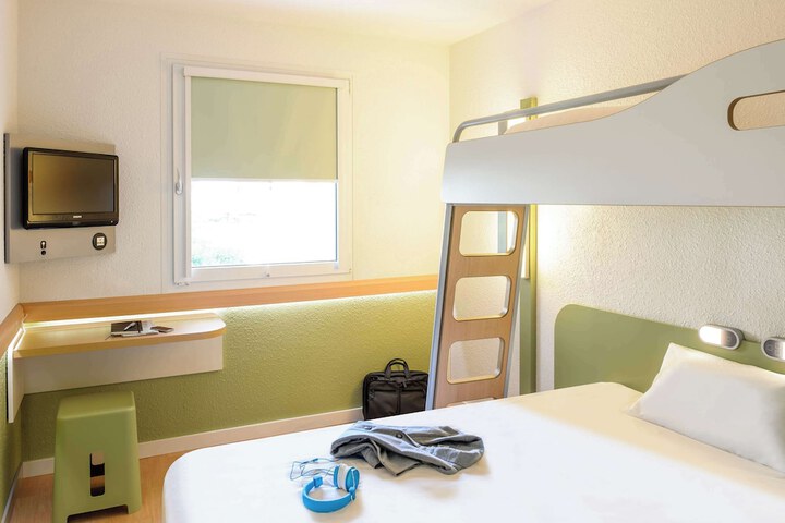 Room 18 of 42