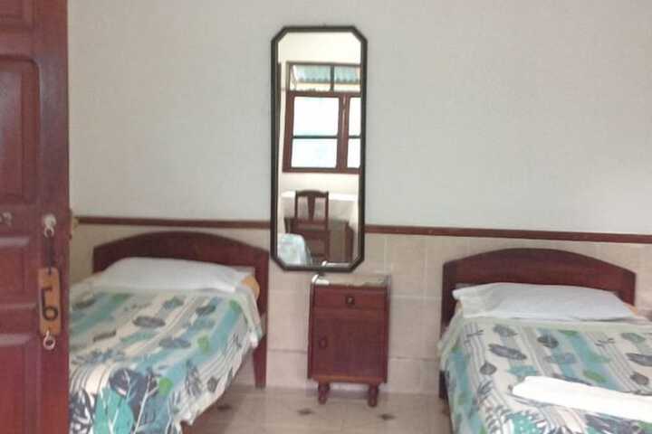 Room 8 of 25