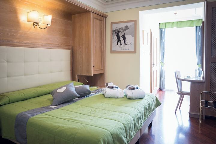 Room 12 of 46