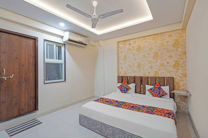 Room 5 of 20