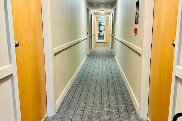 Ballroom/Hall 13 of 16