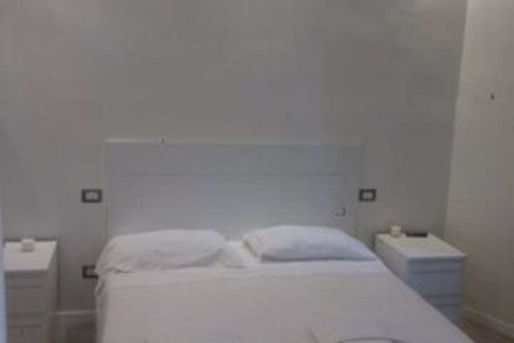 Room 11 of 15