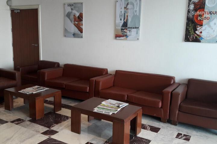 Entrance & Lobby