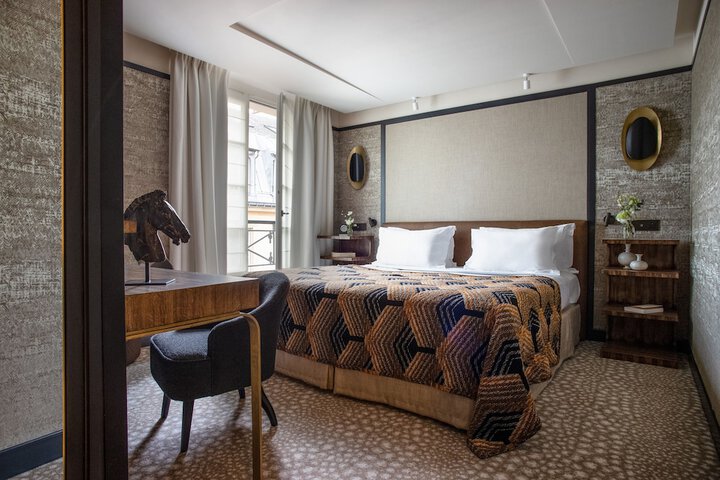 Room 15 of 60