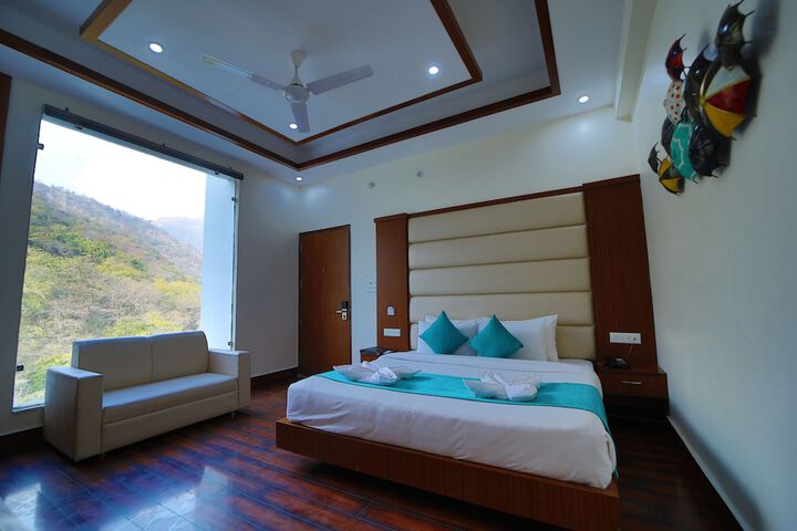 Room 27 of 65
