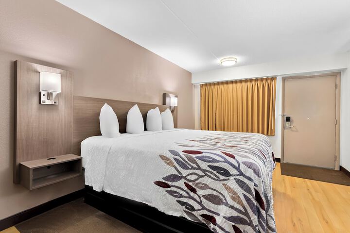 Room 15 of 35
