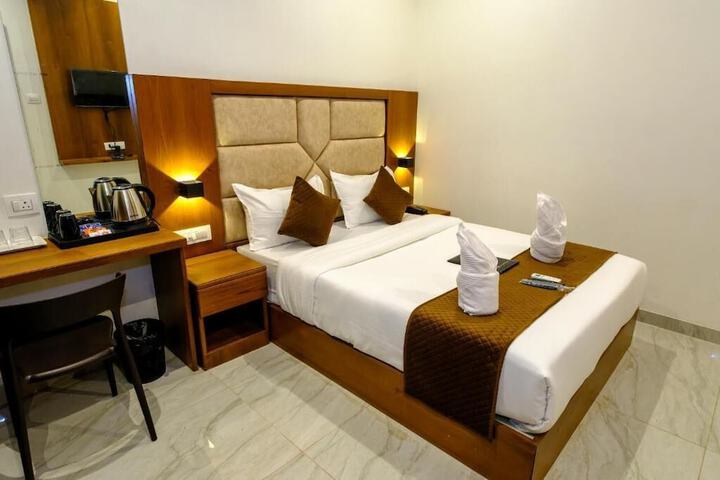 Room 15 of 60