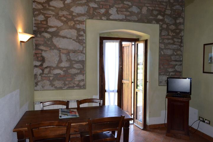 Room 28 of 105