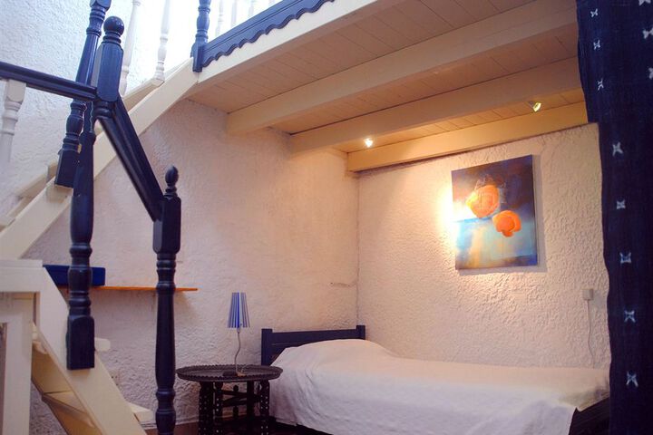 Room 10 of 14