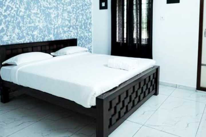Room 8 of 22