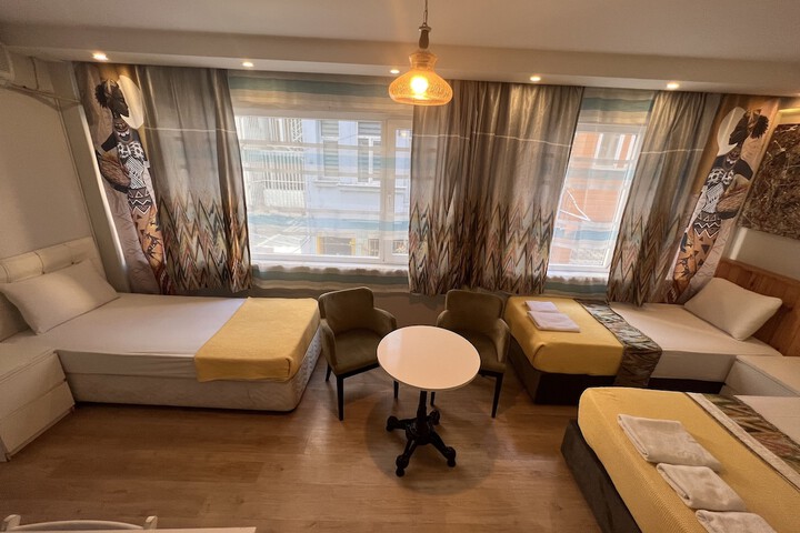 Room 11 of 23