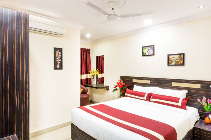 Room 16 of 38