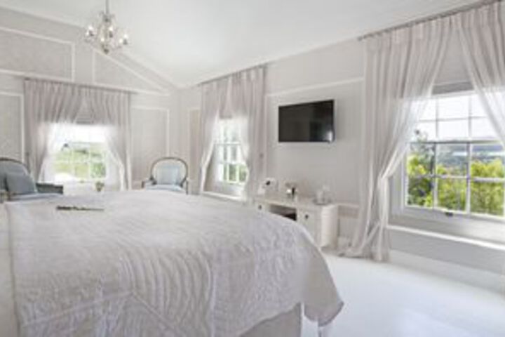 Room 10 of 29