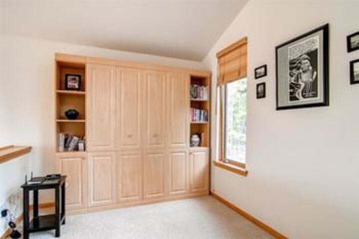Room 13 of 28