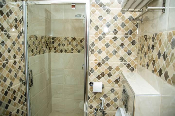 Room 16 of 32