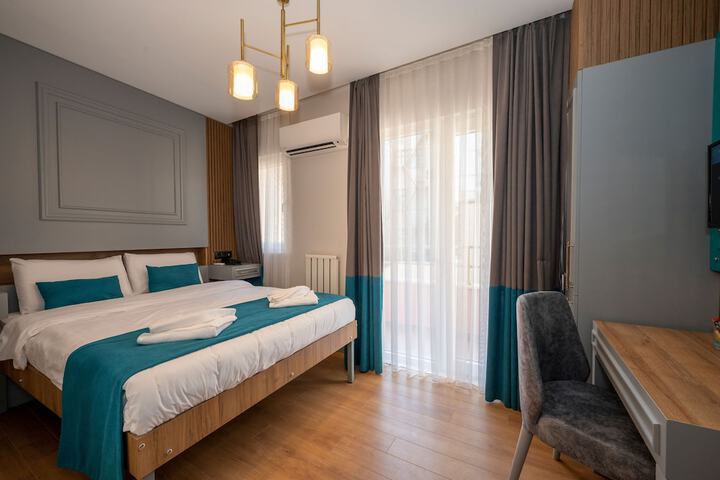 Room 4 of 32