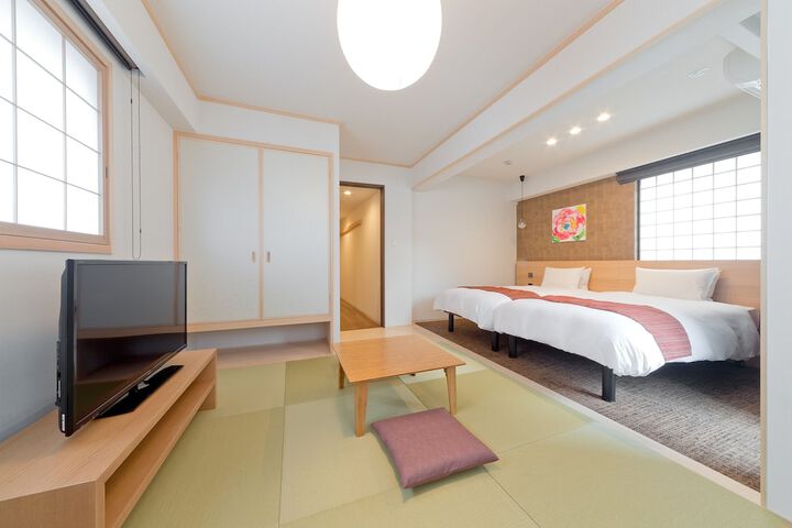 Room 8 of 35