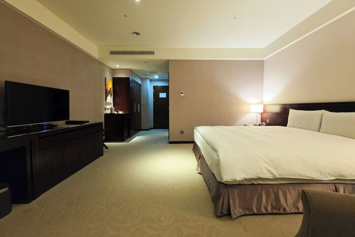 Room 17 of 124