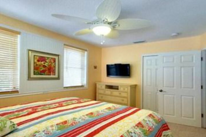 Room 8 of 32