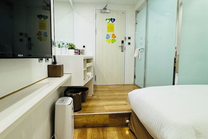 Room 29 of 56