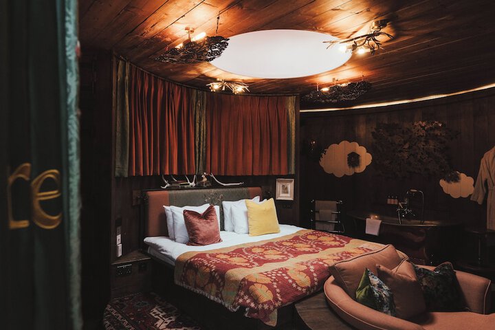 Room 23 of 85