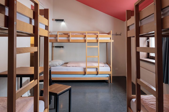 Room 14 of 39