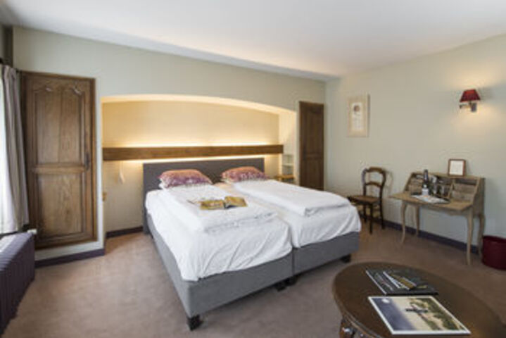 Room 12 of 28