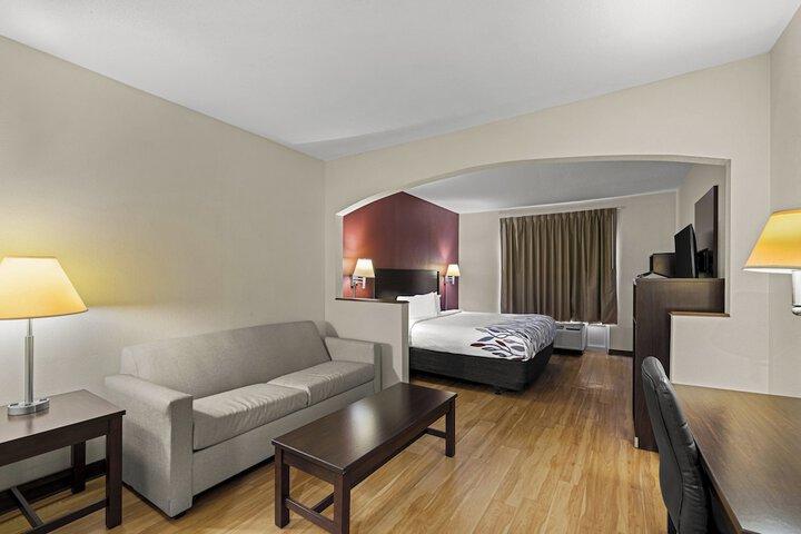 Room 6 of 35