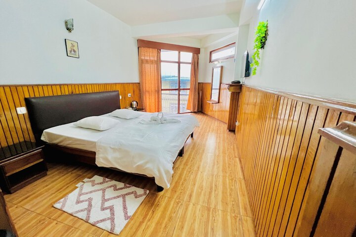 Room 13 of 29